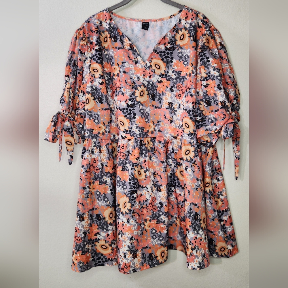 Emery Rose Floral V-Neck Dress